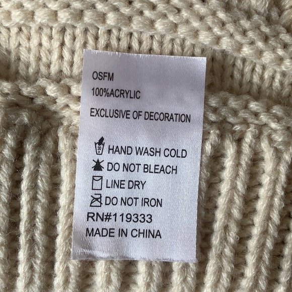 cable Knit Chunky Beanie - Picture 5 of 6